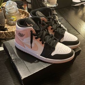 COPY - Air Jordan 1 Mid Arctic Orange Black Toe